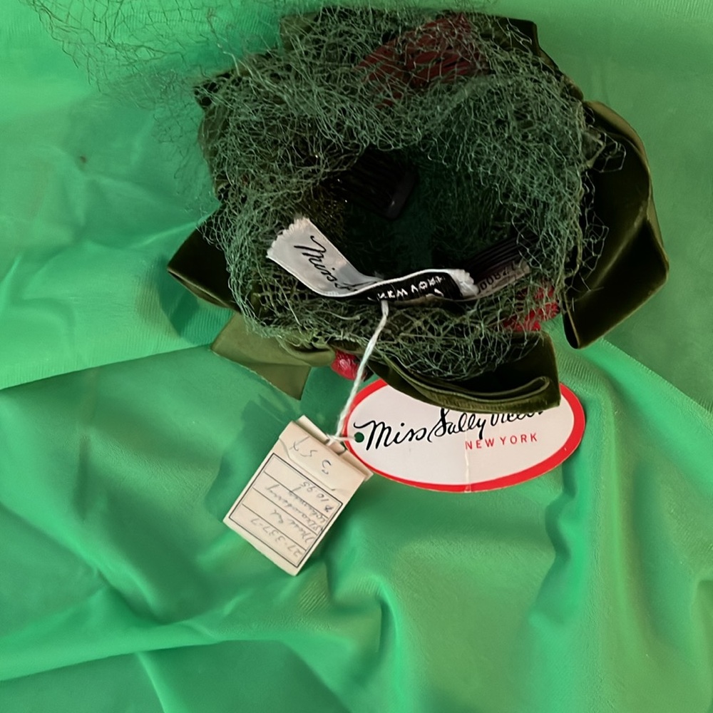 Hat - Picture 2 of 3